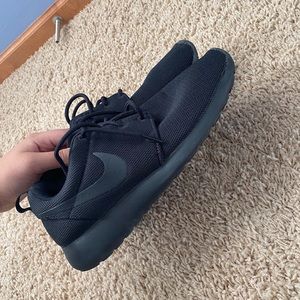 Black nikes